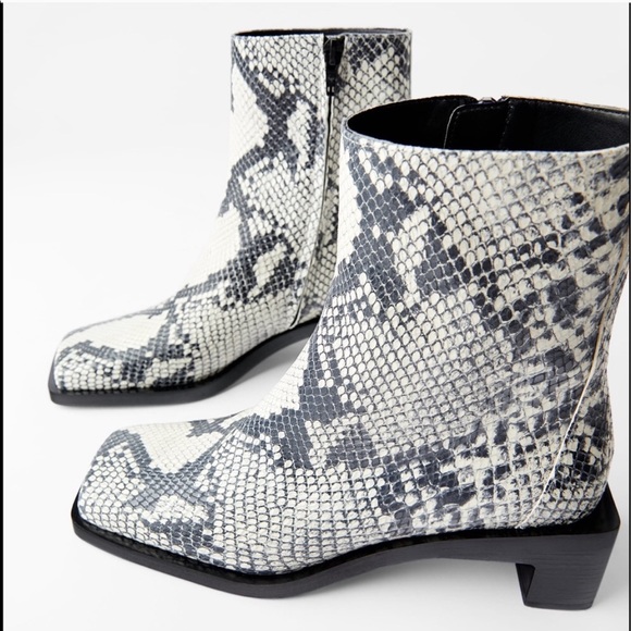 Soldout Zara Snakeskin leather square heel boots - Picture 8 of 8